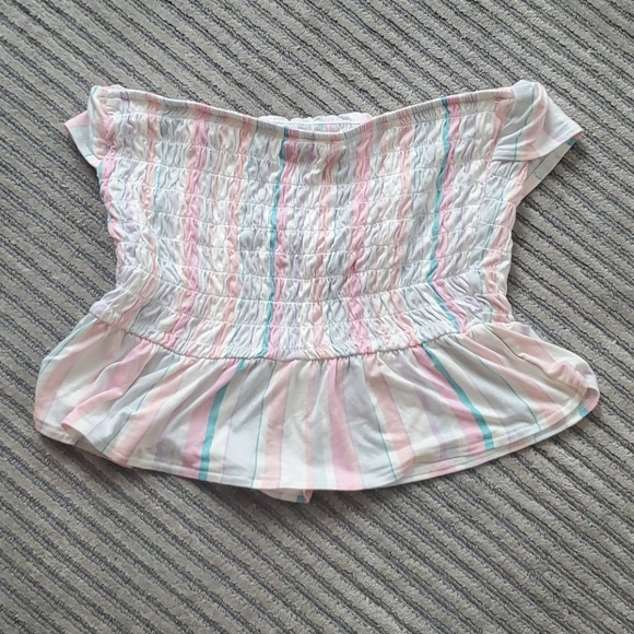 Candie's Sleeveless Top - Picture 2 of 4